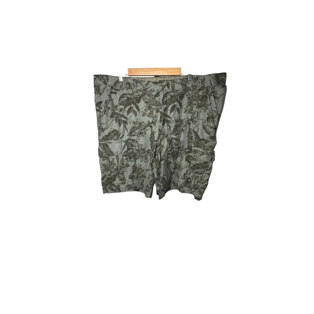 Faded Glory Green Camouflage Cargo Shorts Size 46